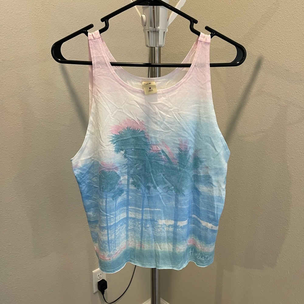 Women’s Hollister tank top (size medium)